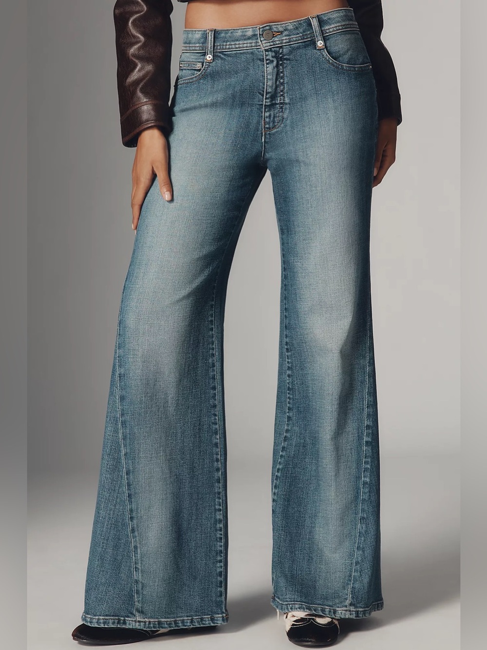 Pilcro Biker Mid-Rise Flare Jeans NWT size 27